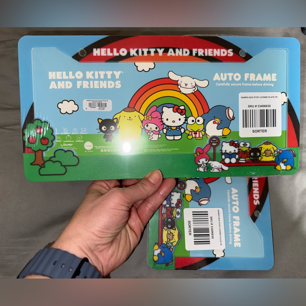 NWT: Sanrio Hello Kitty Bus Stop Plate Frames (2) 🚏💖 — BoxLunch Exclusive - Picture 2 of 4
